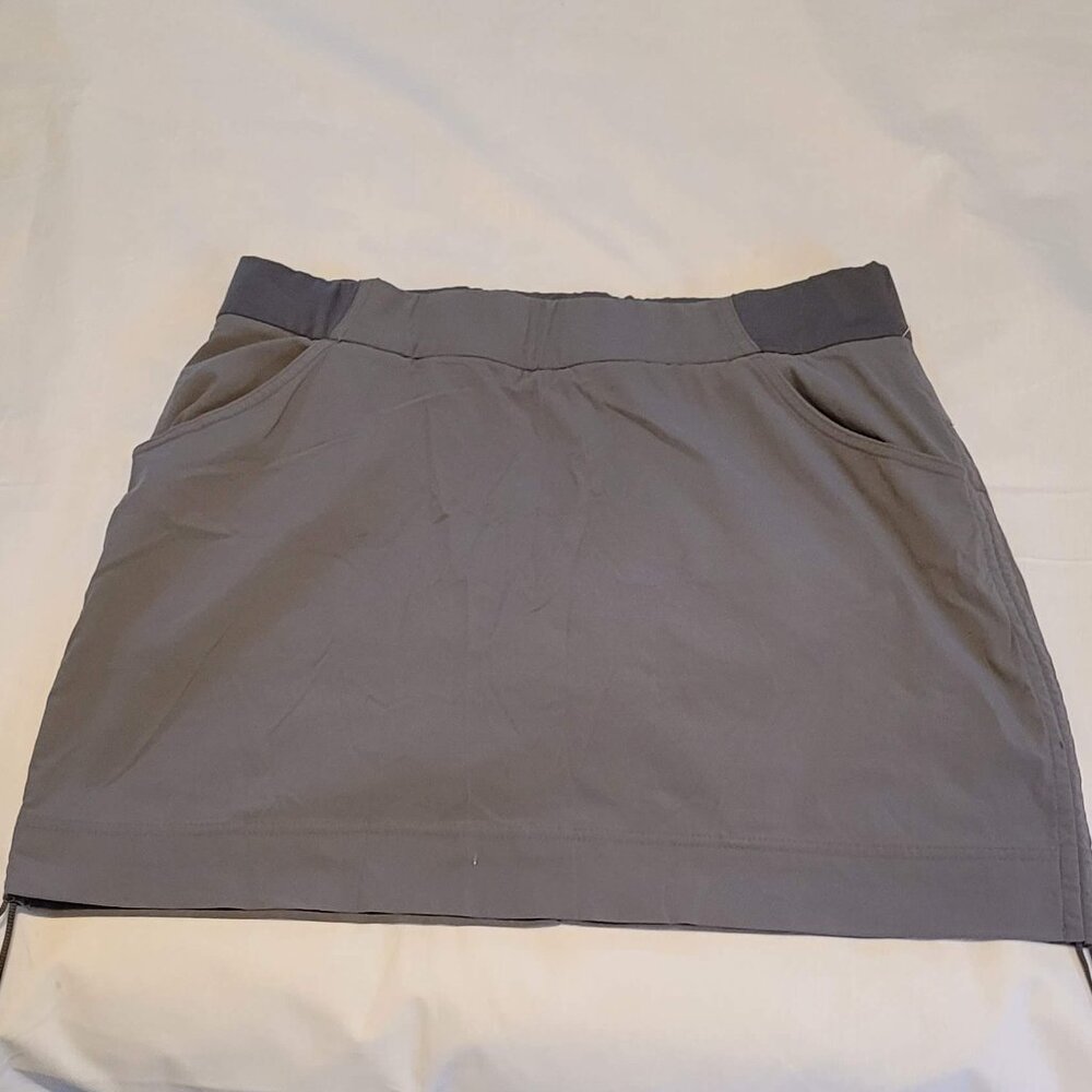 Columbia Active wear Skort  Size Large